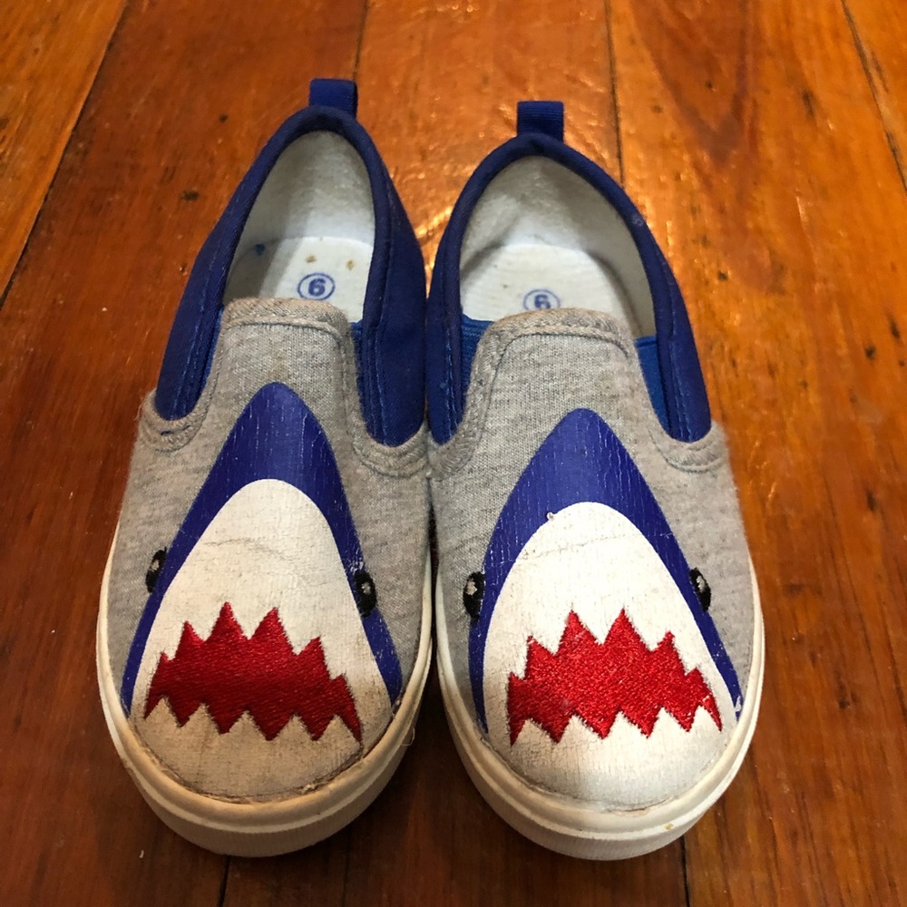 Shark shoes